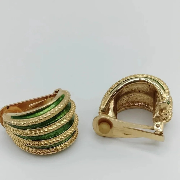 Light Green Enamel and Gold Tone Dome Hoop Clip On Earrings 1" Vintage - Picture 4 of 7